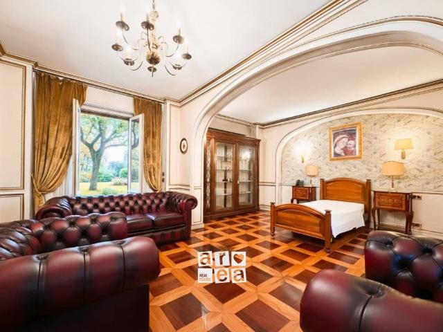 Villa in vendita a Roma RM