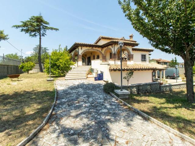 Villa in vendita a Roma RM