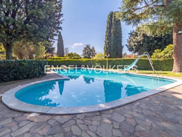 Villa in vendita a Roma RM