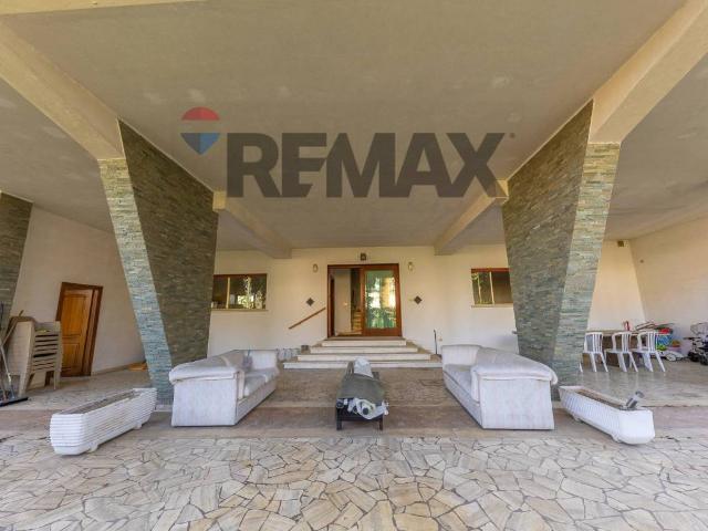 Villa in vendita a Roma RM