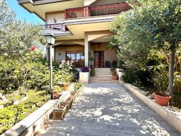 Villa in vendita a Roma RM