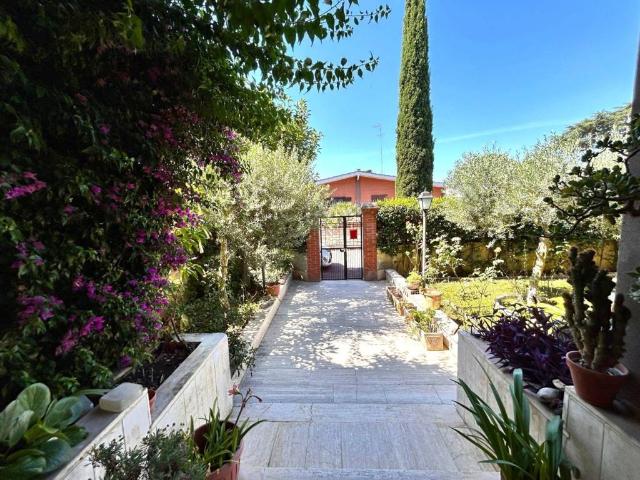 Villa in vendita a Roma RM