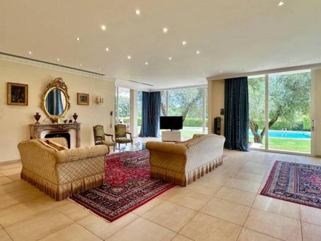 Villa in vendita a Roma RM