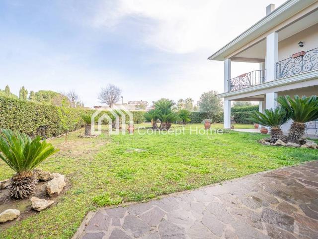 Villa in vendita a Roma RM