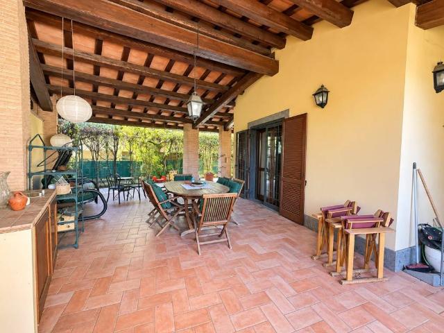 Villa in vendita a Roma RM