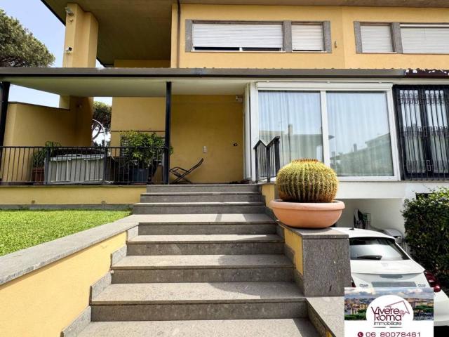 Villa in vendita a Roma RM