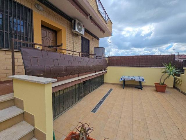 Appartamento in vendita a Roma RM