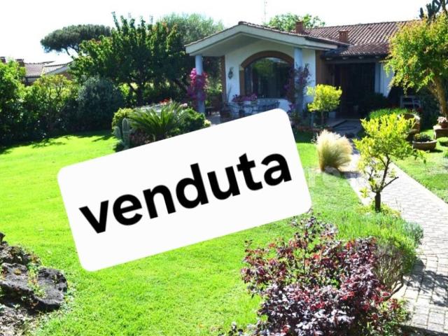 Villa in vendita a Roma RM
