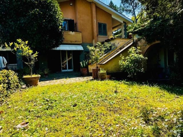 Villa in vendita a Roma RM