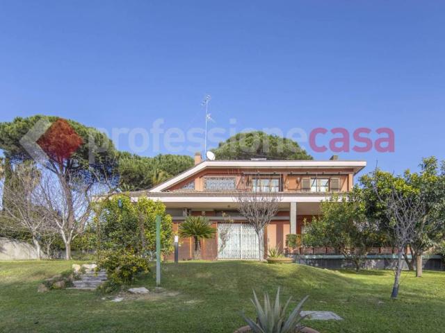Villa in vendita a Roma RM