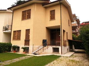 Villa in vendita a Roma RM