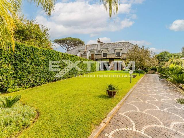Villa in vendita a Roma RM