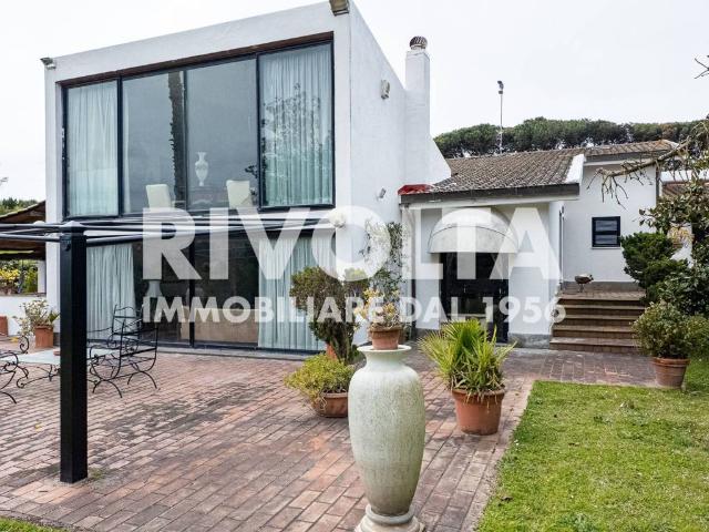 Villa in vendita a Roma RM