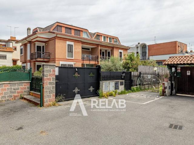 Villa in vendita a Roma RM