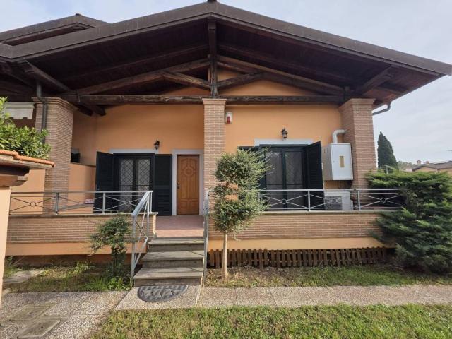 Villa in vendita a Roma RM