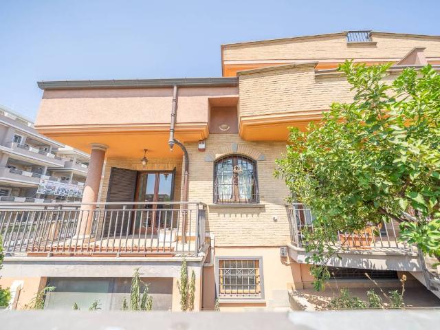 Villa in vendita a Roma RM