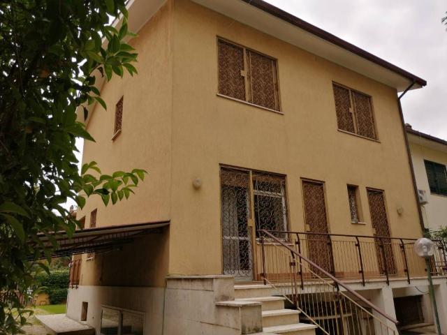Villa in vendita a Roma RM