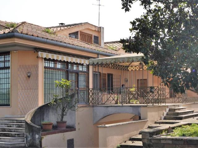 Villa in vendita a Roma RM
