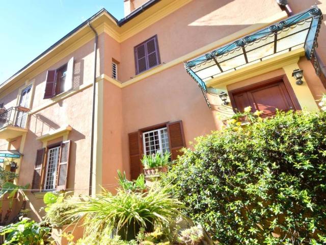 Villa in vendita a Roma RM