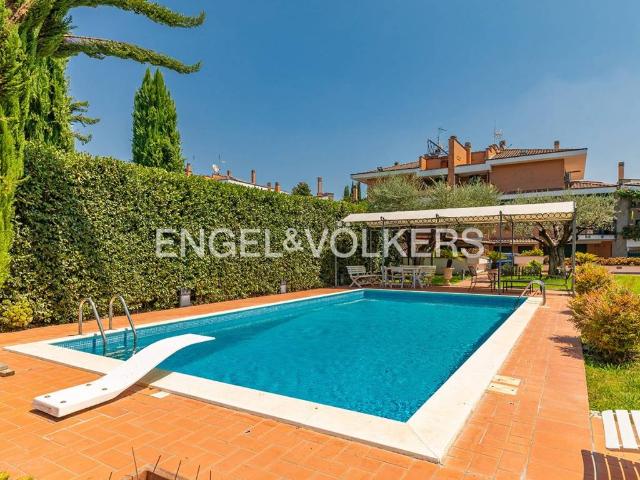 Villa in vendita a Roma RM