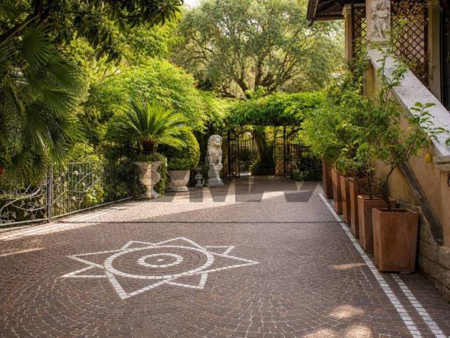 Villa in vendita a Roma RM