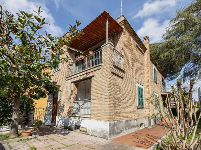 Villa in vendita a Roma RM