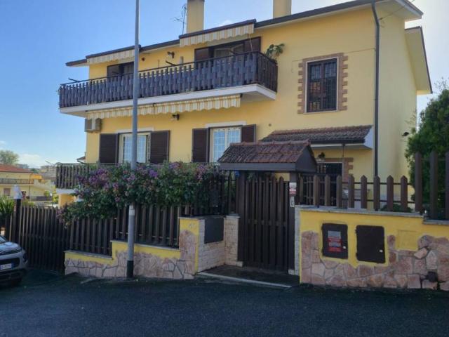 Villa in vendita a Roma RM