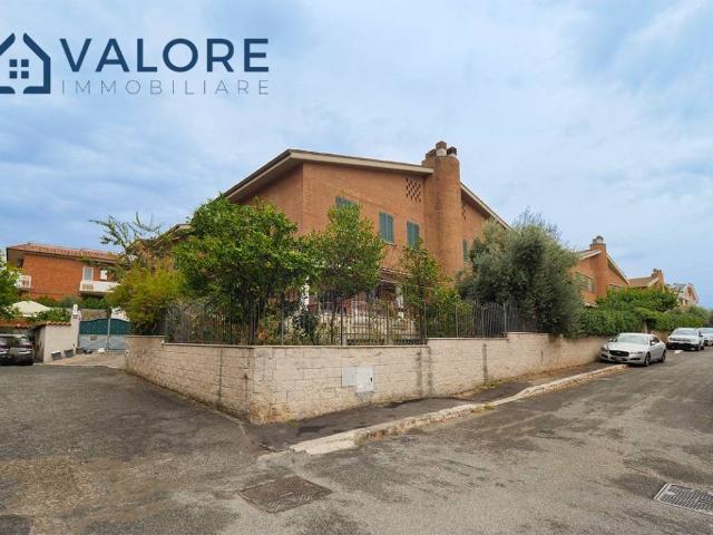 Villa in vendita a Roma RM