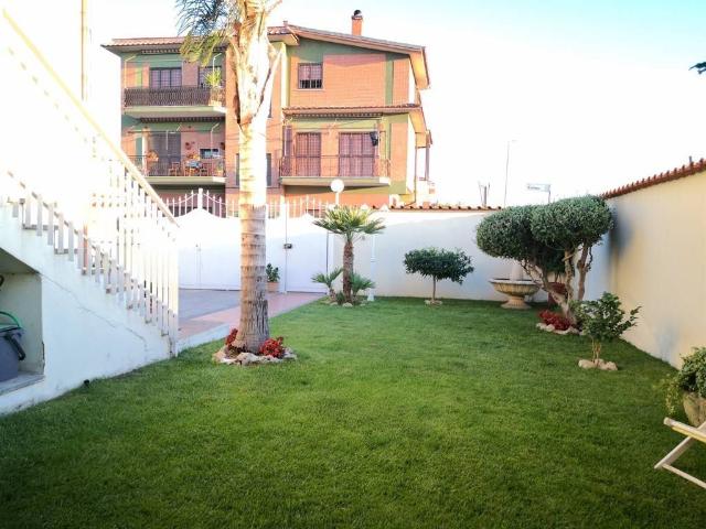 Villa in vendita a Roma RM