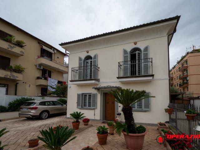 Villa in vendita a Roma RM