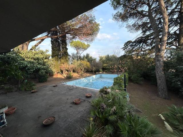 Villa in vendita a Roma RM