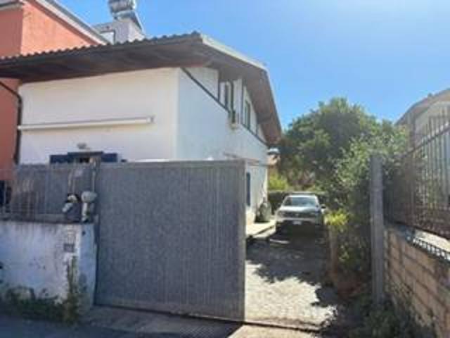 Villa in vendita a Roma RM