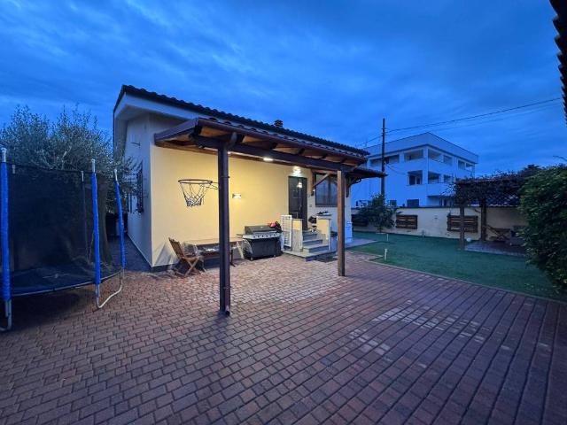 Villa in vendita a Roma RM