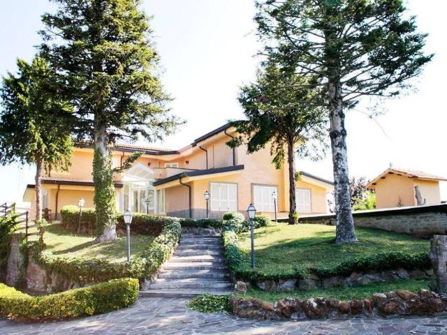 Villa in vendita a Roma RM