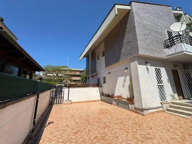 Villa in vendita a Roma RM