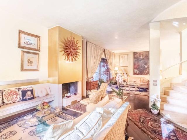 Villa in vendita a Roma RM