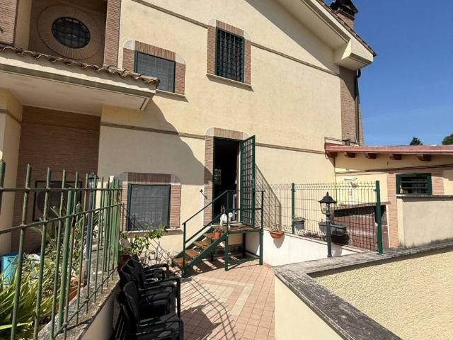 Villa in vendita a Roma RM