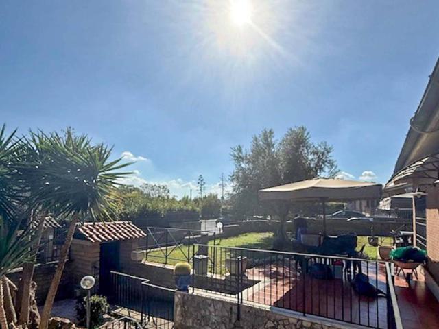Villa in vendita a Roma RM