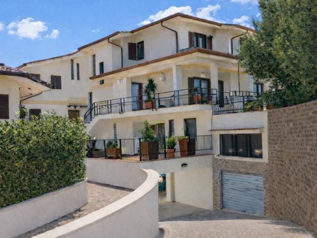 Villa in vendita a Roma RM