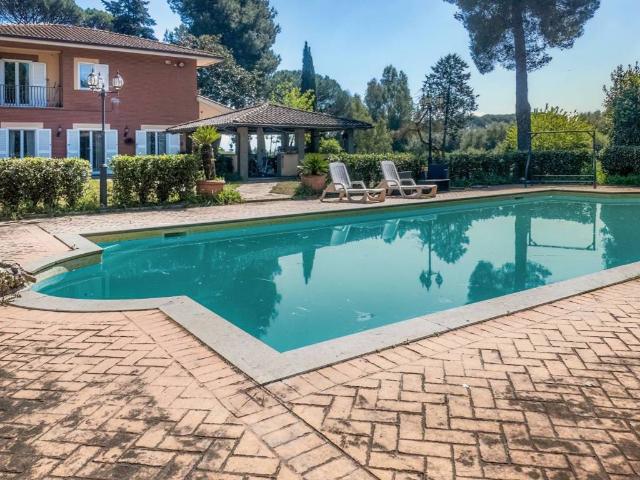 Villa in vendita a Roma RM