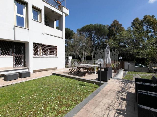 Villa in vendita a Roma RM