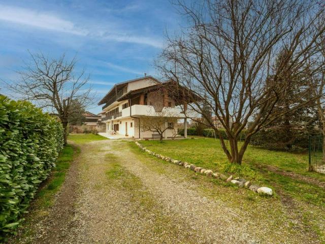 Villa in vendita a Romano Canavese TO