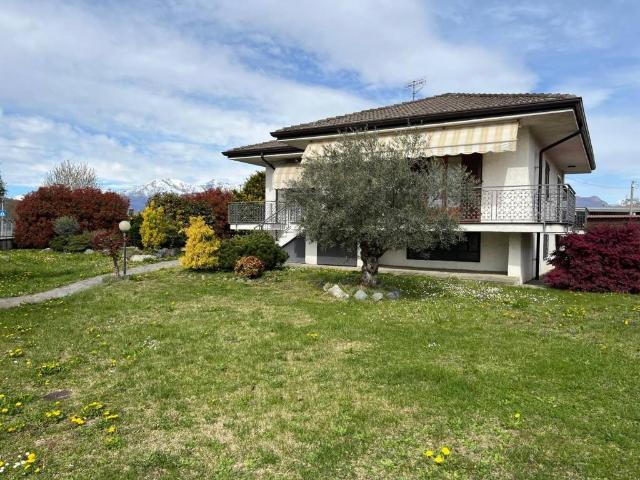 Villa in vendita a Romano Canavese TO