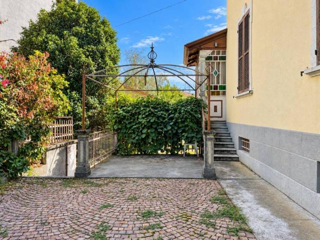 Villa in vendita a Romano Canavese TO