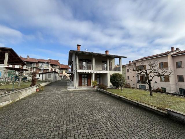 Villa in vendita a Romano Canavese TO