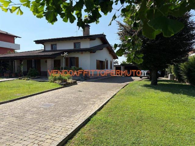 Villa in vendita a Romano di Lombardia BG