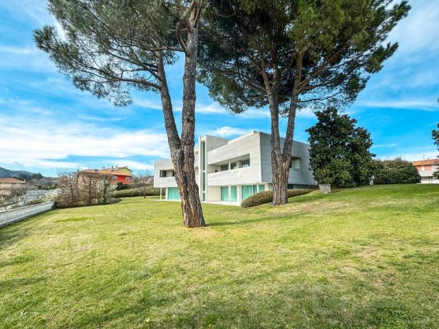 Villa in vendita a Romagnano Sesia NO