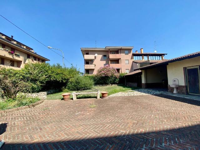 Villa in vendita a Romentino NO