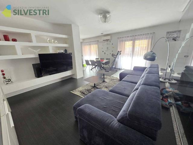 Villa in vendita a Romentino NO