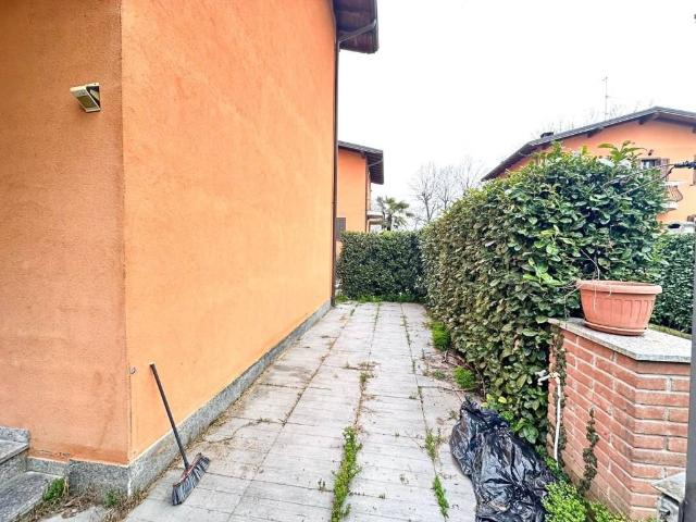 Villa in vendita a Romentino NO